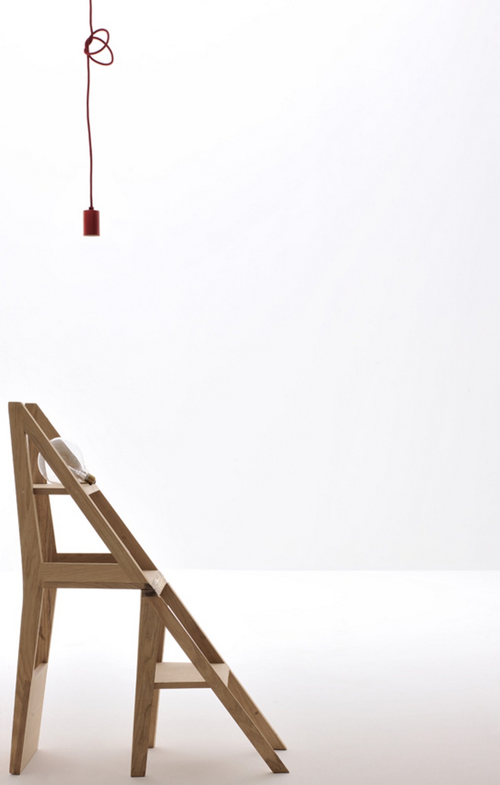 Morelato mobili, presenta le sedie trasformabili di Pietro Barcaccia e del Centro Ricerche MAAM, le foto