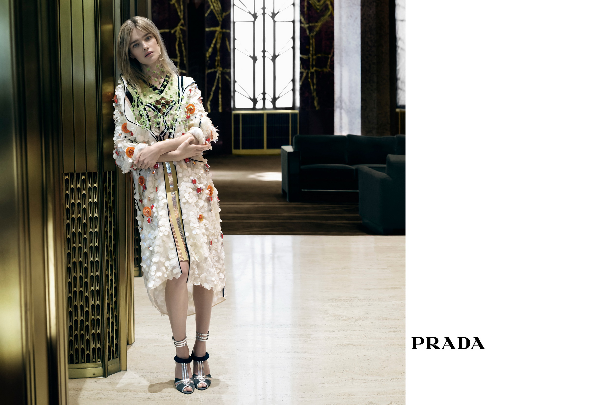 Prada campagna pubblicitaria donna primavera estate 2016: le nomadi post classiche, video e foto