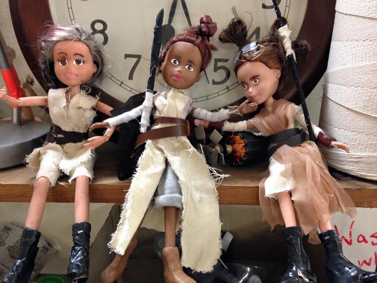 Star Wars, dei bambini trasformano le Bratz nei personaggi della saga