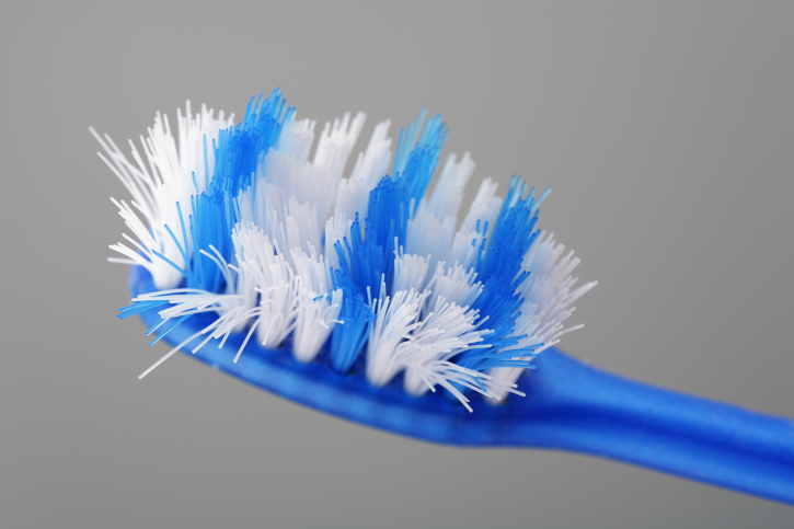 Riciclare lo spazzolino da denti da buttare