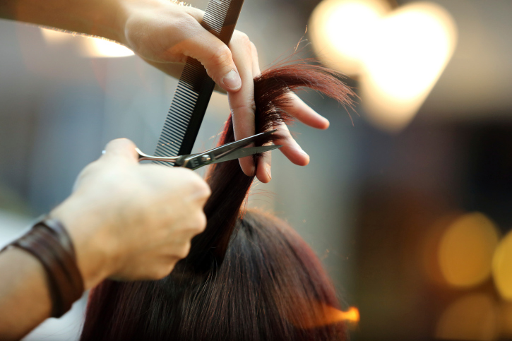 Come trovare il coraggio di tagliare i capelli