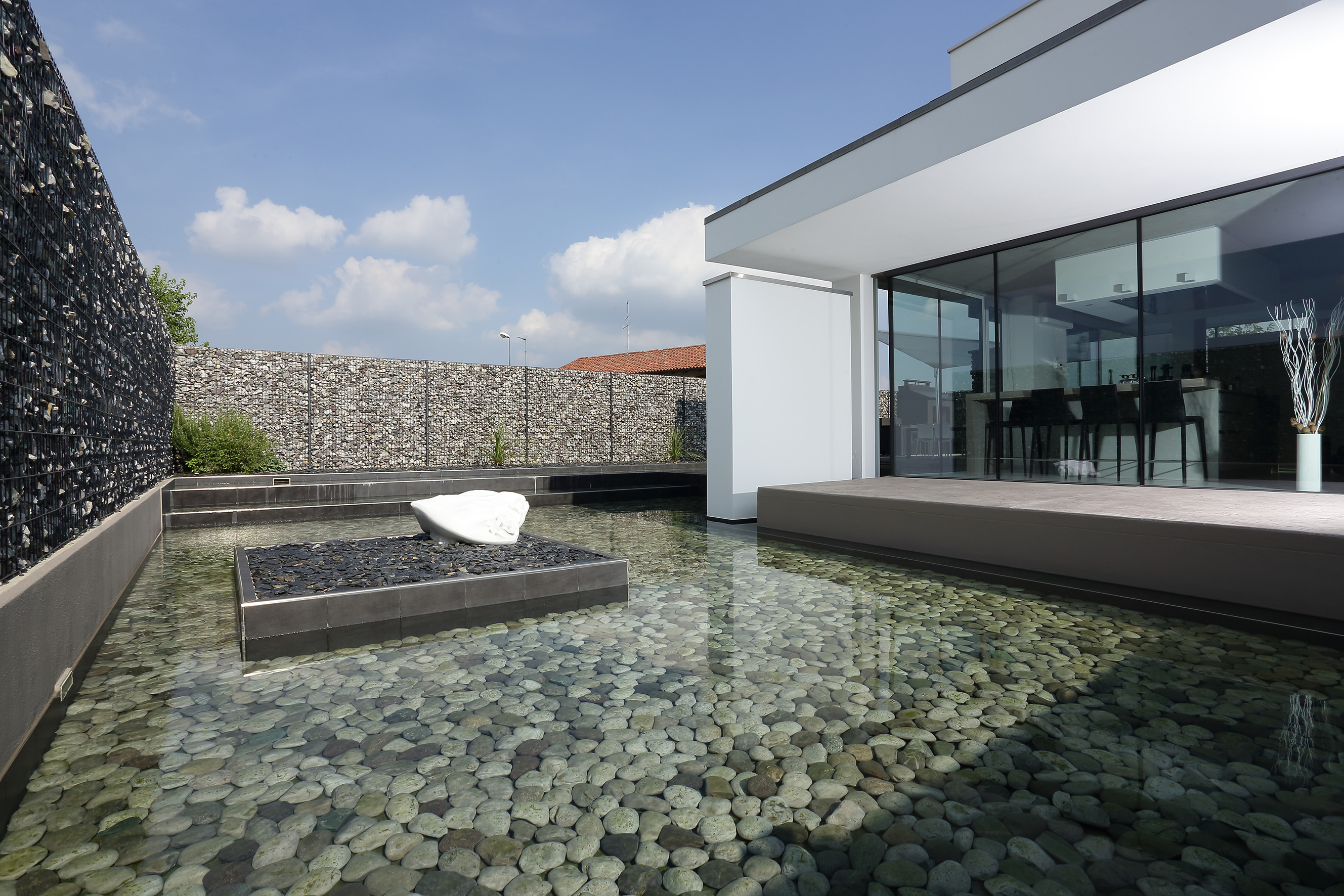 I pannelli Zenturo di Betafence protagonisti dell’outdoor design di una villa deluxe