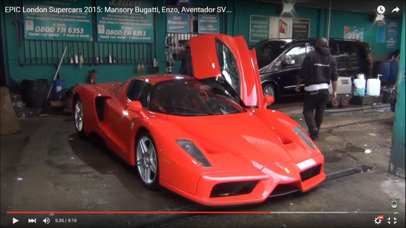 Auto sportive spettacolari animano le strade di Londra [Video]