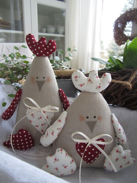Decorazioni di Pasqua al patchwork, simpatiche gallinelle