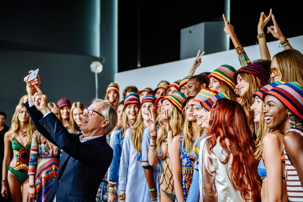 Tommy Hilfiger New York Fashion Week Febbraio 2016: la sfilata con il primo &#8220;InstaPit&#8221;, un’area esclusiva riservata agli Instagramer