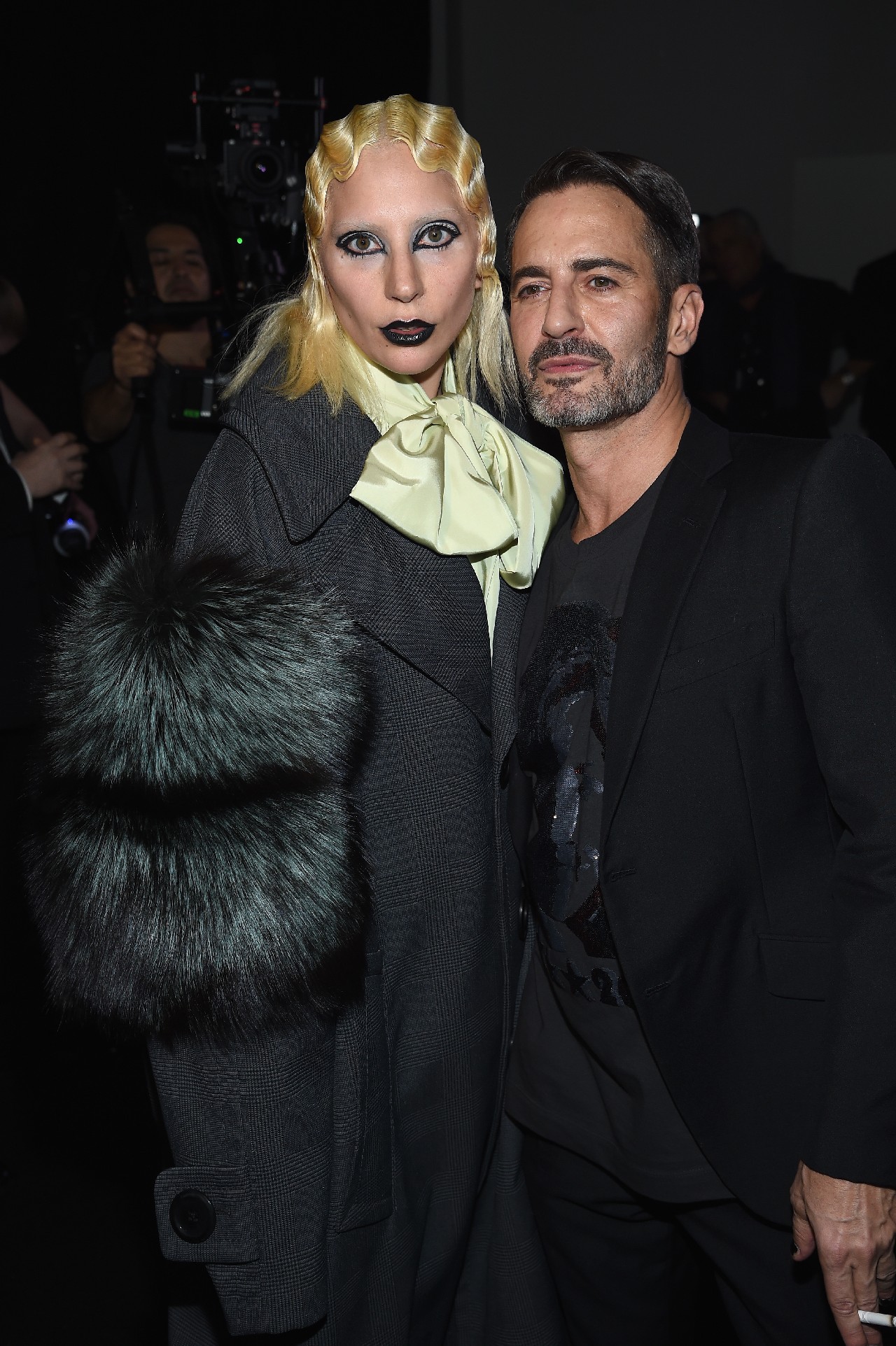 Marc Jacobs collezione autunno inverno 2016 2017: il gotico vittoriano, Lady Gaga sfila in passerella