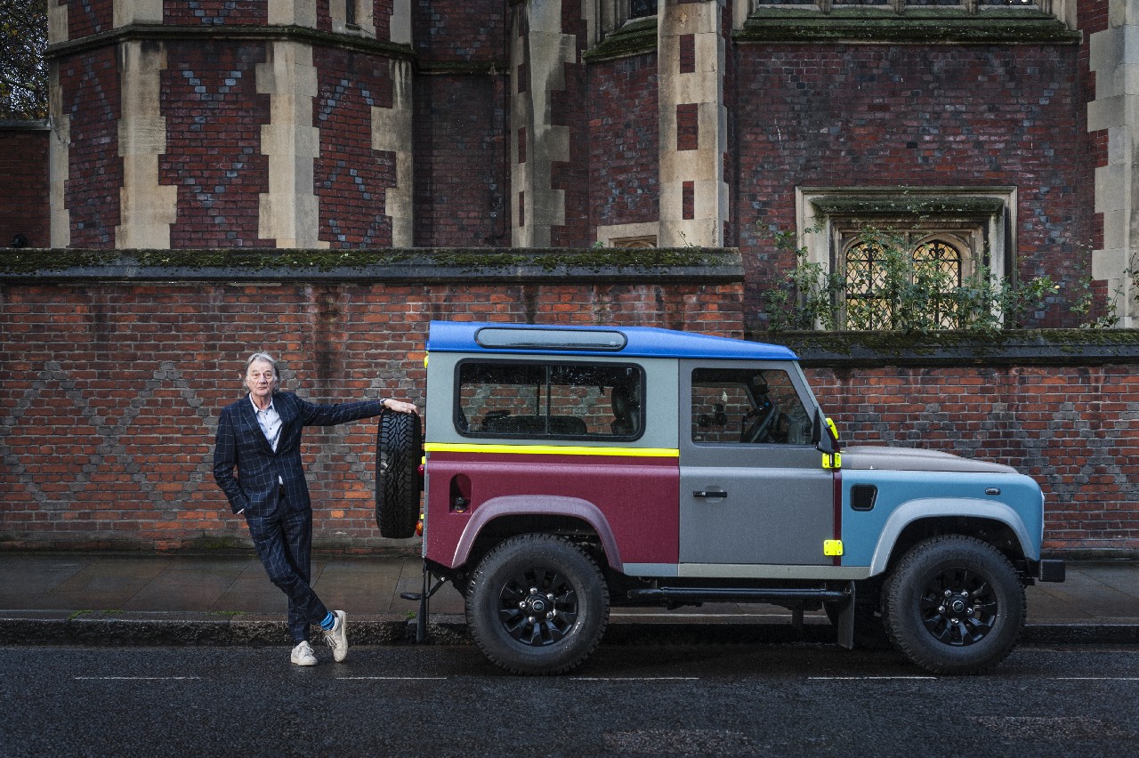 Sfilate Londra Febbraio 2016: il video che celebra il Land Rover Defender Paul Smith