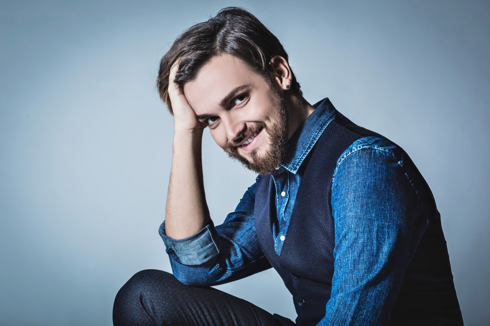 Festival Sanremo 2016: Carlo Pignatelli firma il look di Valerio Scanu
