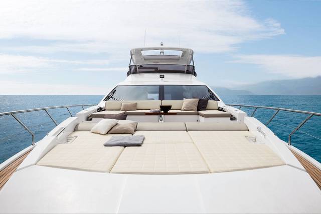 Azimut Yachts al Dubai International Boat Show 2016