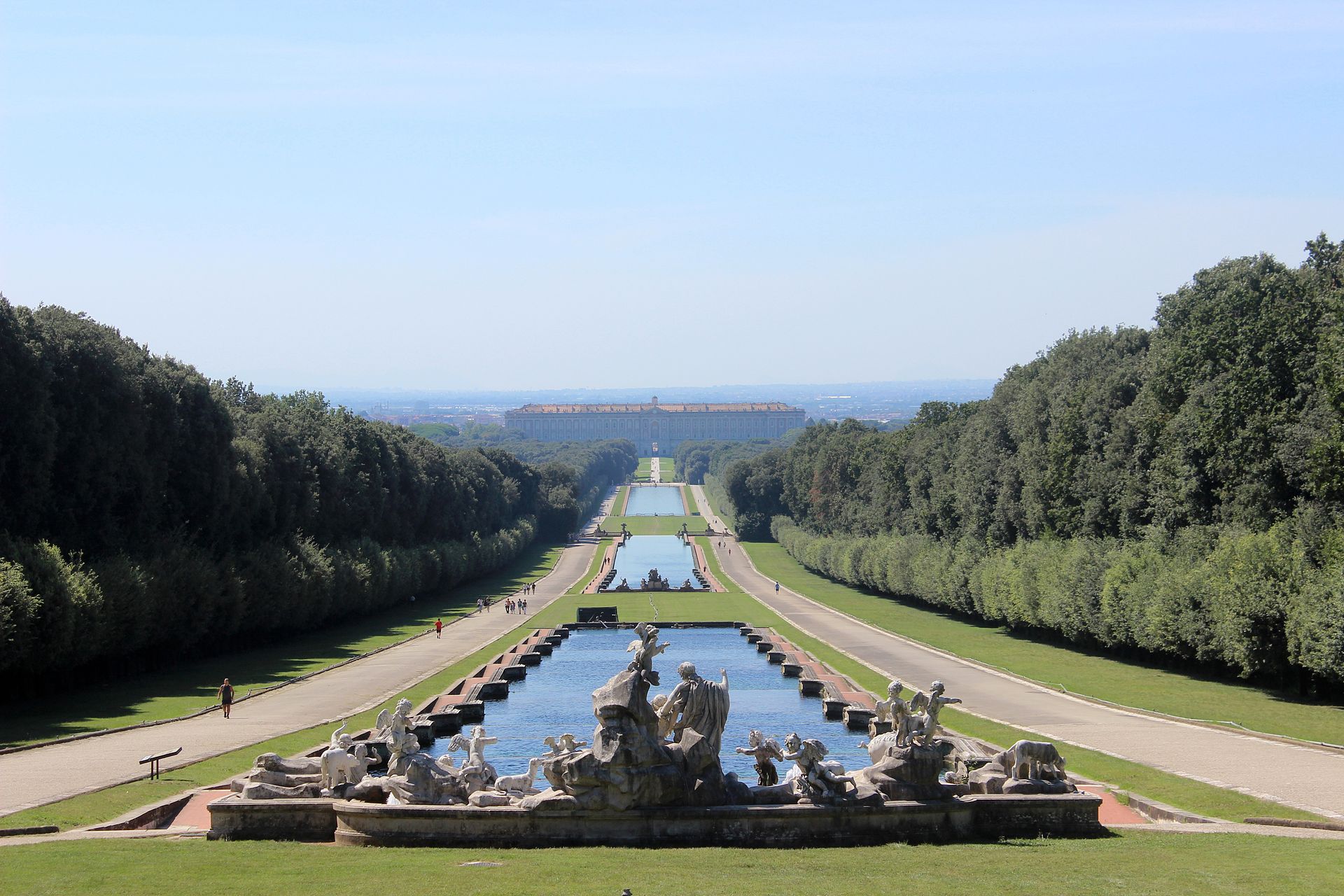 Reggia di Caserta, il nuovo direttore &#8220;lavora troppo&#8221;