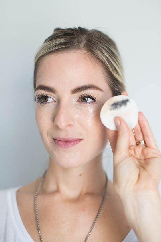 Eliminare mascara waterproof