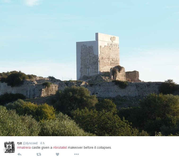 Il (terribile) restauro del Castello di Matrera in Spagna