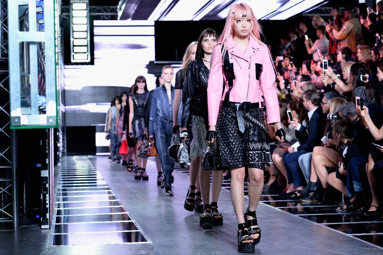 Sfilate Moda Donna Parigi Marzo 2016: Louis Vuitton sfila in diretta streaming su Style &amp; Fashion