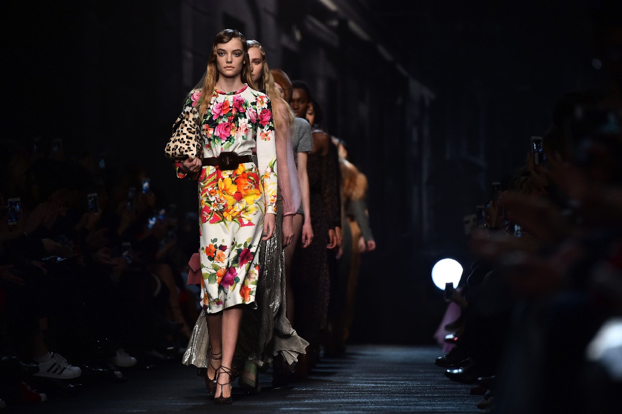 Blumarine collezione autunno inverno 2016 2017: il floreale sensuale, la sfilata a Milano