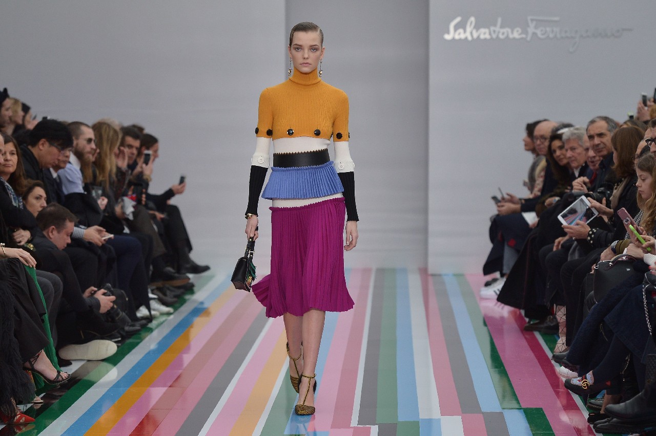 Salvatore Ferragamo collezione donna autunno inverno 2016 2017: lo spirito gioioso e colorato dell&#8217;arte