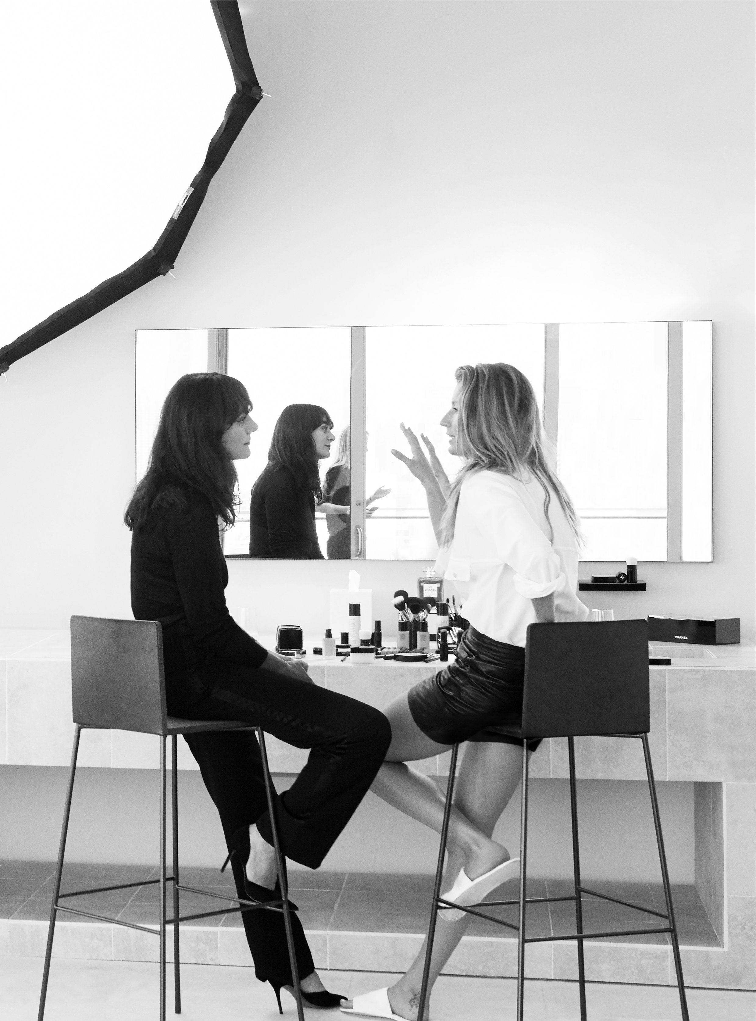 Chanel Beauty Talks: la nuova web series, protagonista del primo episodio Gisele Bundchen, le immagini del backstage