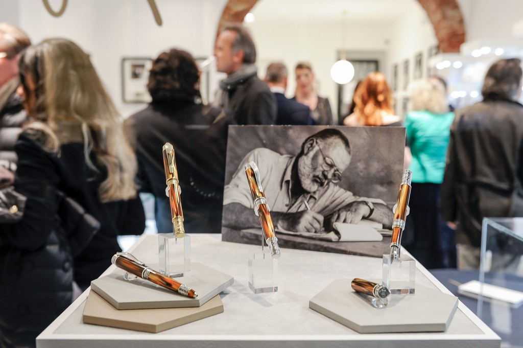 Montegrappa penne Milano: la collezione dedicata Ernest Hemingway e presentata dal nipote John, le foto