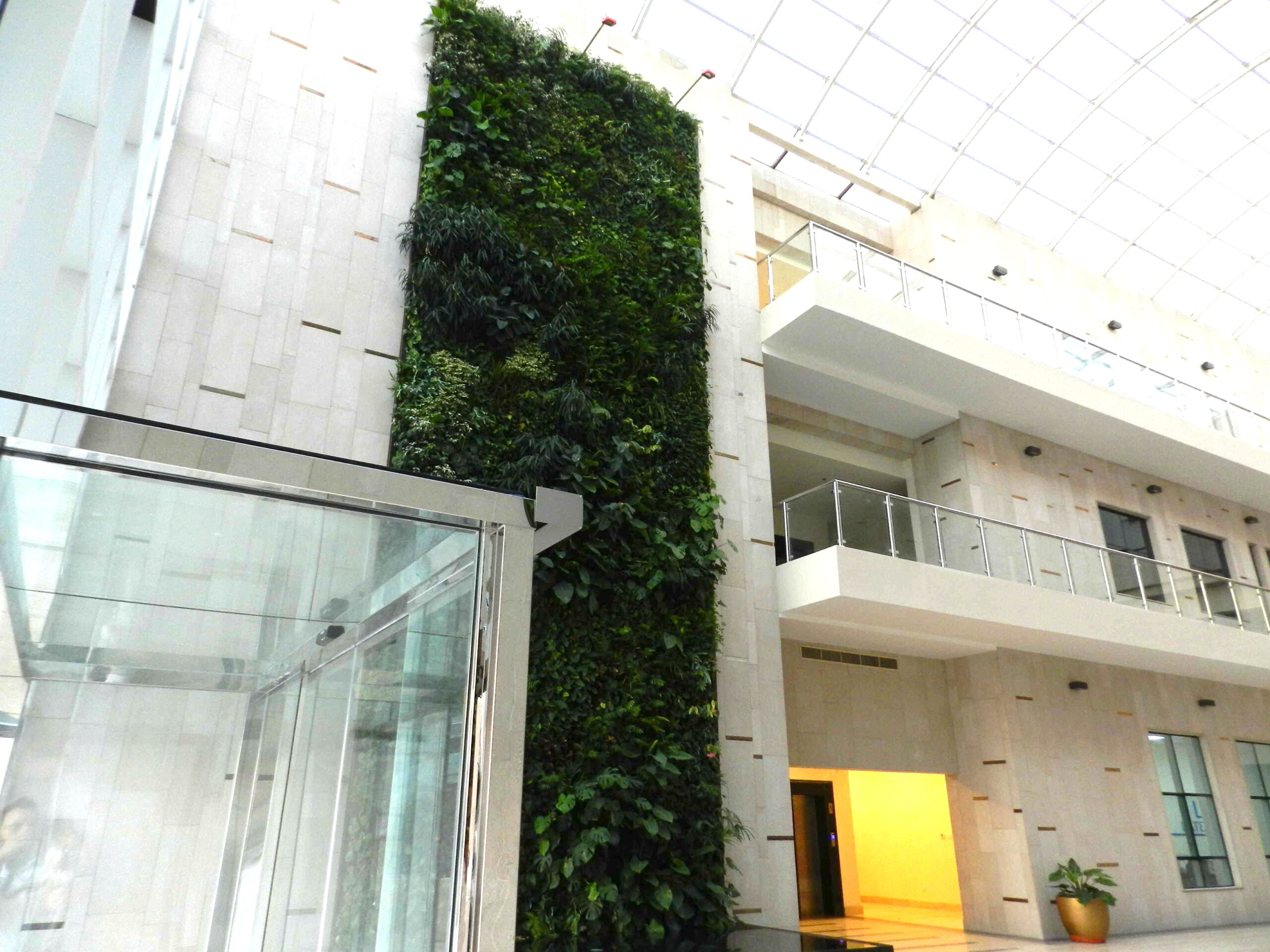 Giardini verticali Sundar Italia Emirati Arabi Uniti