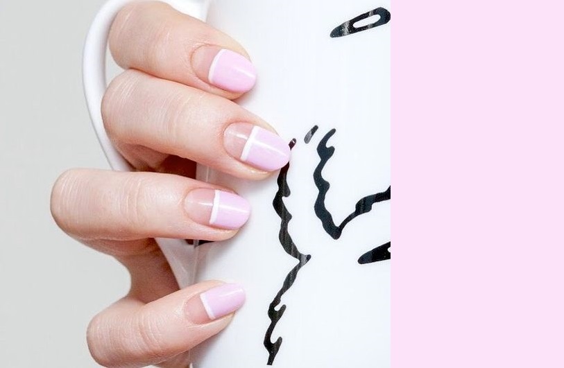 Negative space manicure rosa