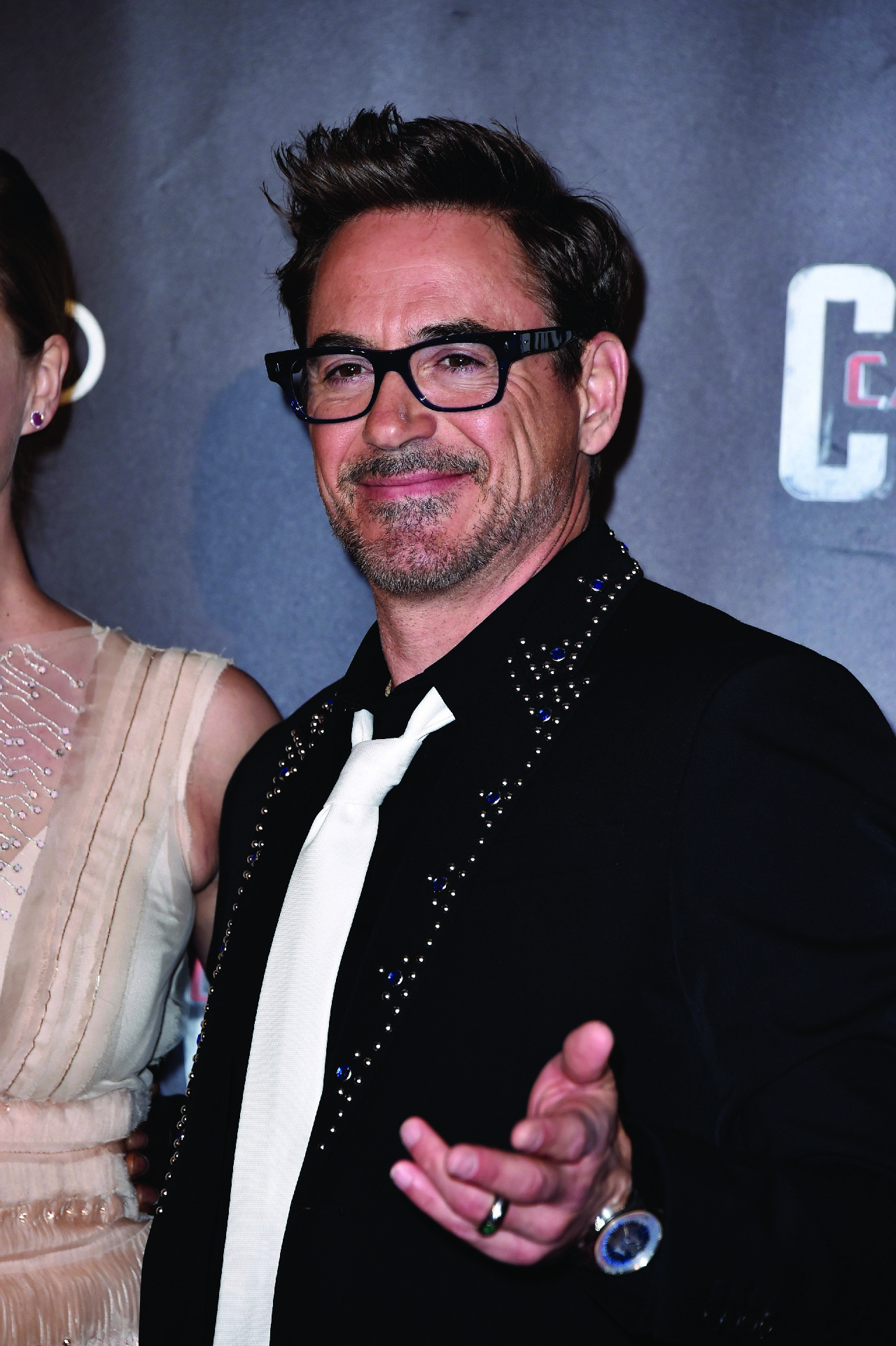 Captain America Civil War premiere Parigi: Robert Downey Jr sul red carpet con Jaeger-LeCoultre