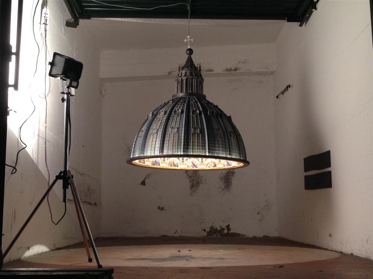 Fuorisalone 2016: Studio AMeBE presenta la lampada che imita la cupola di San Pietro