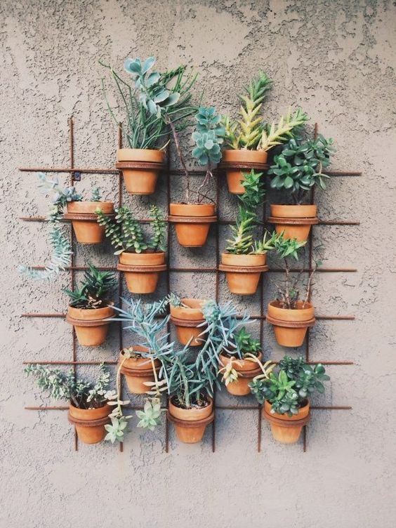 Balcone ordinato vasi