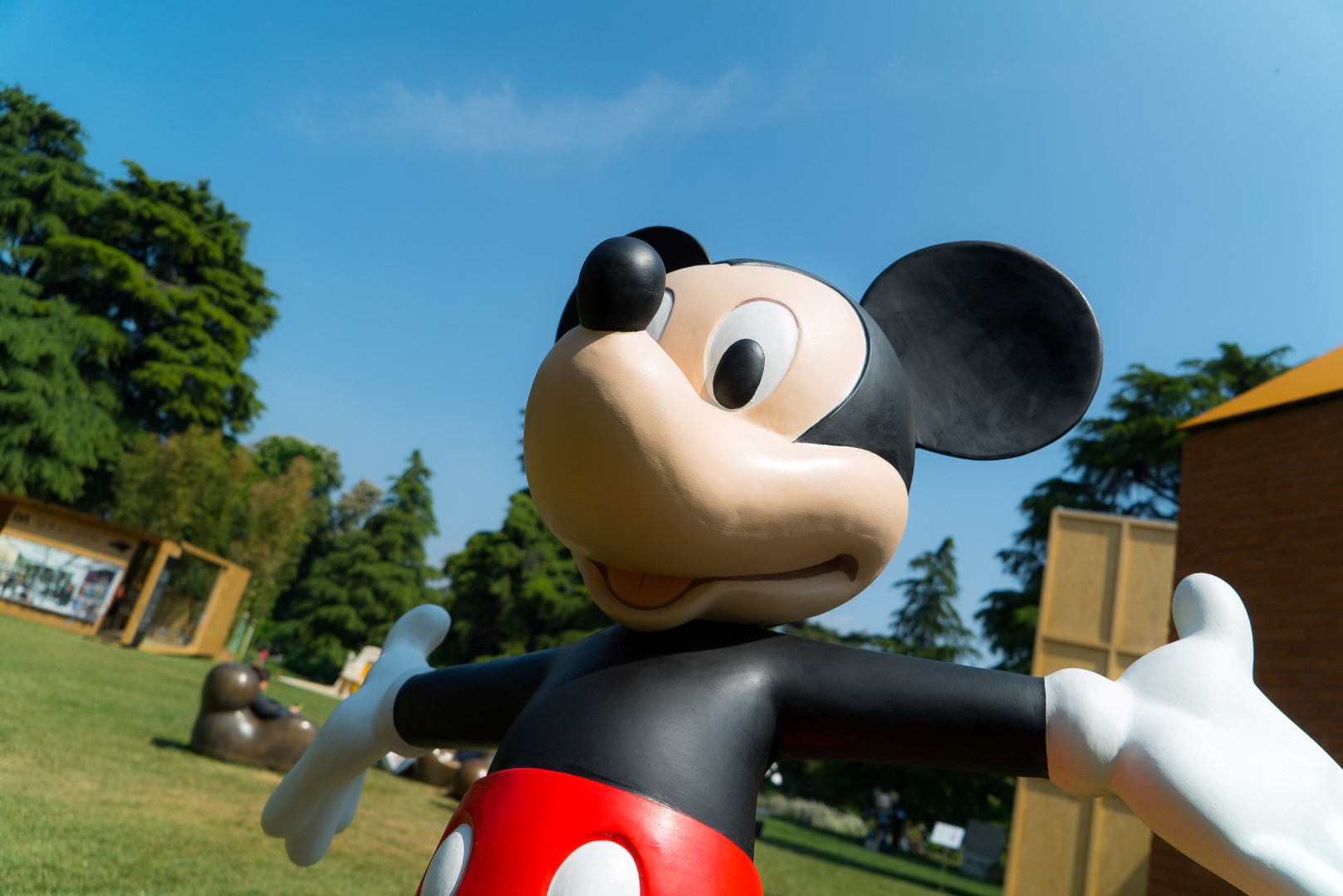 Topolino e L’Italia: la mostra in Triennale che celebra l’icona Disney, video e foto