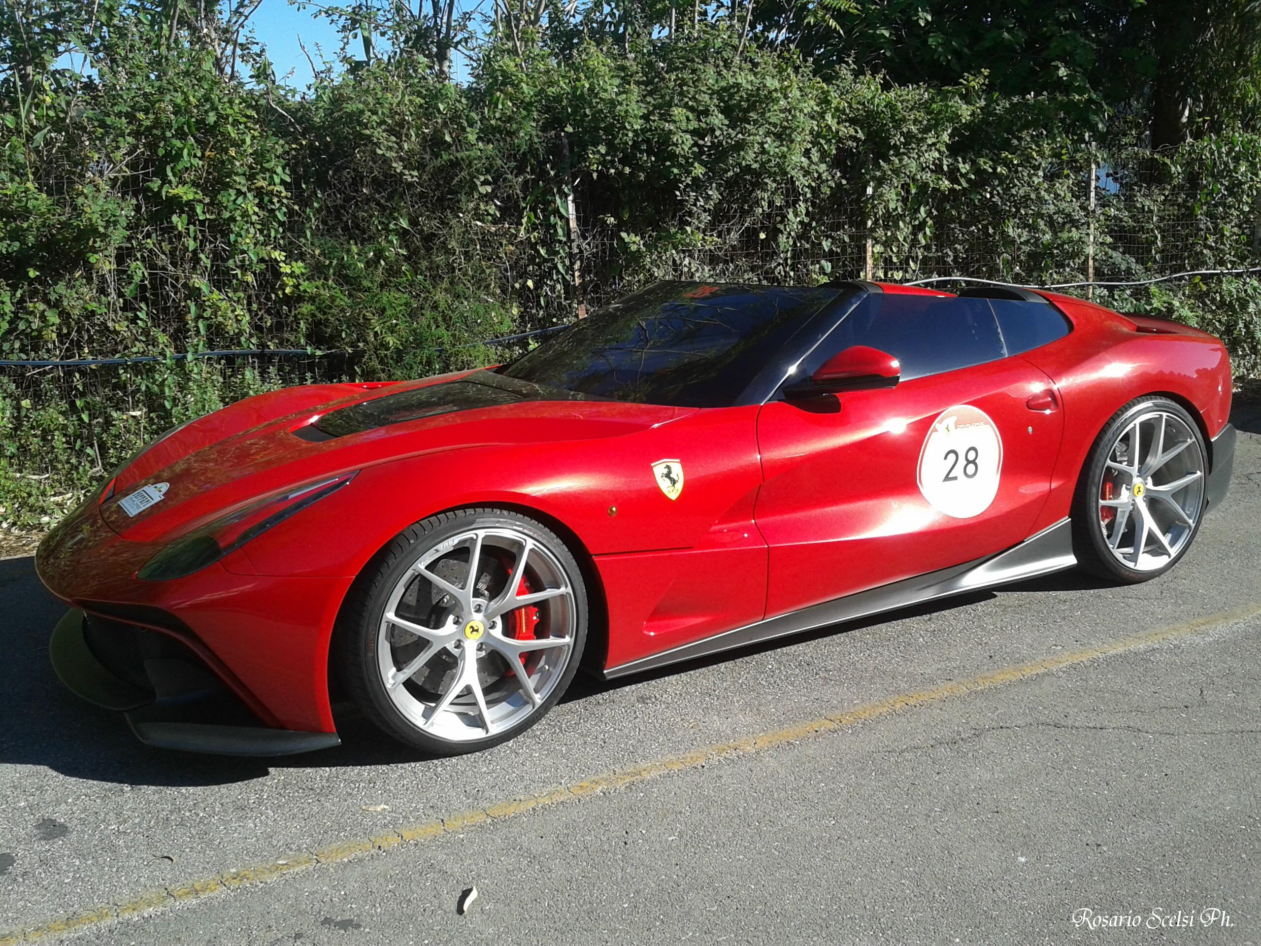 Ferrari Cavalcade 2016: Venezia si sposa con le &#8220;rosse&#8221;