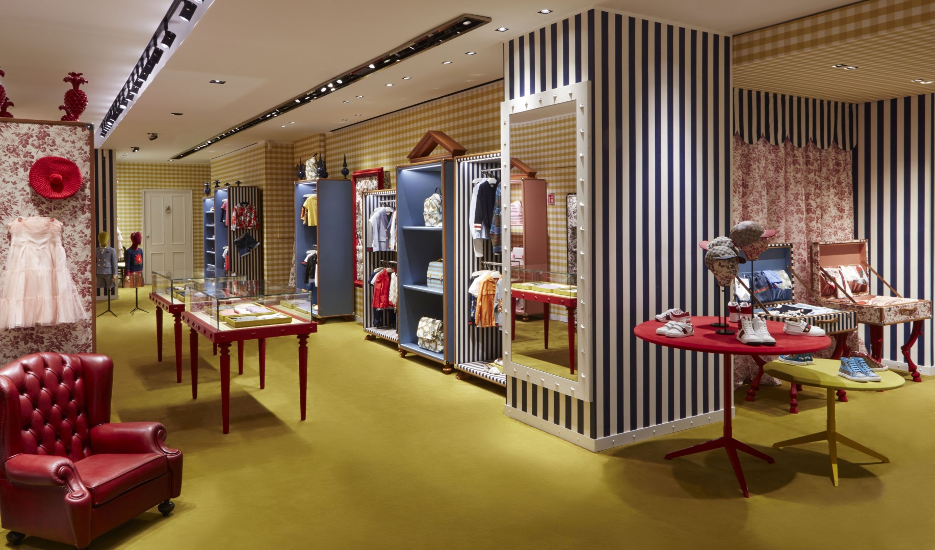 Gucci boutique Milano Via Montenapoleone: il nuovo piano dedicato alle collezioni bambino