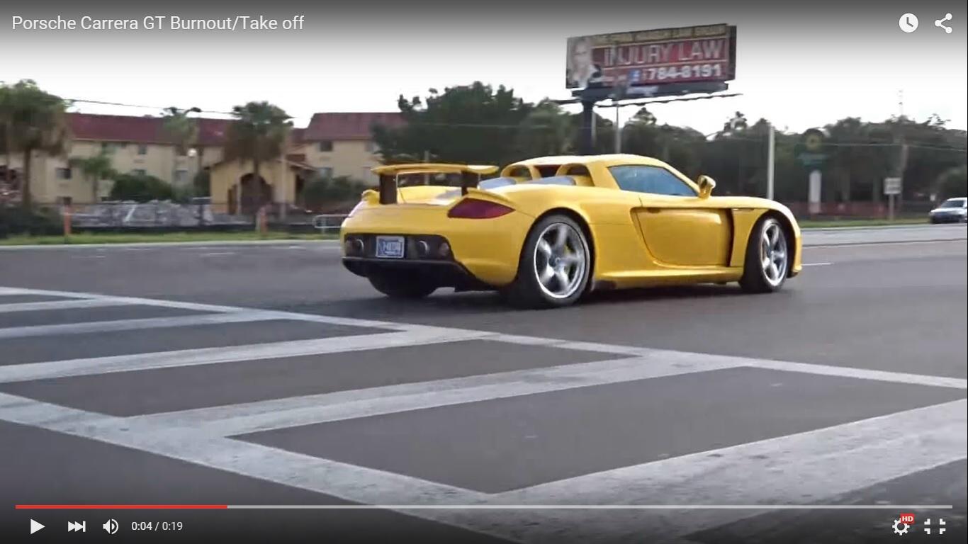 Porsche Carrera GT in leggero drifting urbano [Video]
