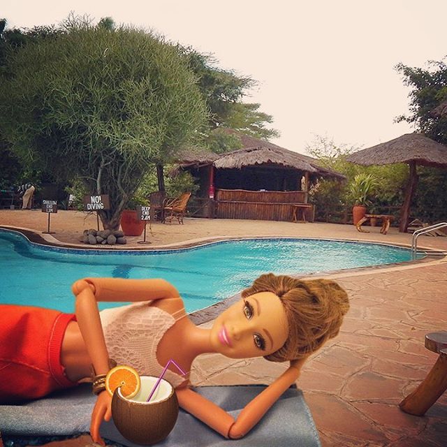 Barbie Savior, su Instagram la bambola arriva in Africa