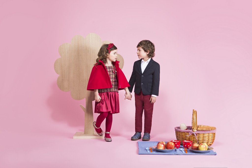 Gusella presenta la collezione autunno inverno 2016 2017 ispirata a Cappuccetto Rosso, le foto