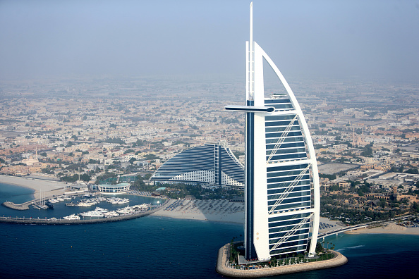 Burj Al Arab di Dubai: il lusso dell&#8217;hotel 7 stelle arricchito da una nuova terrazza