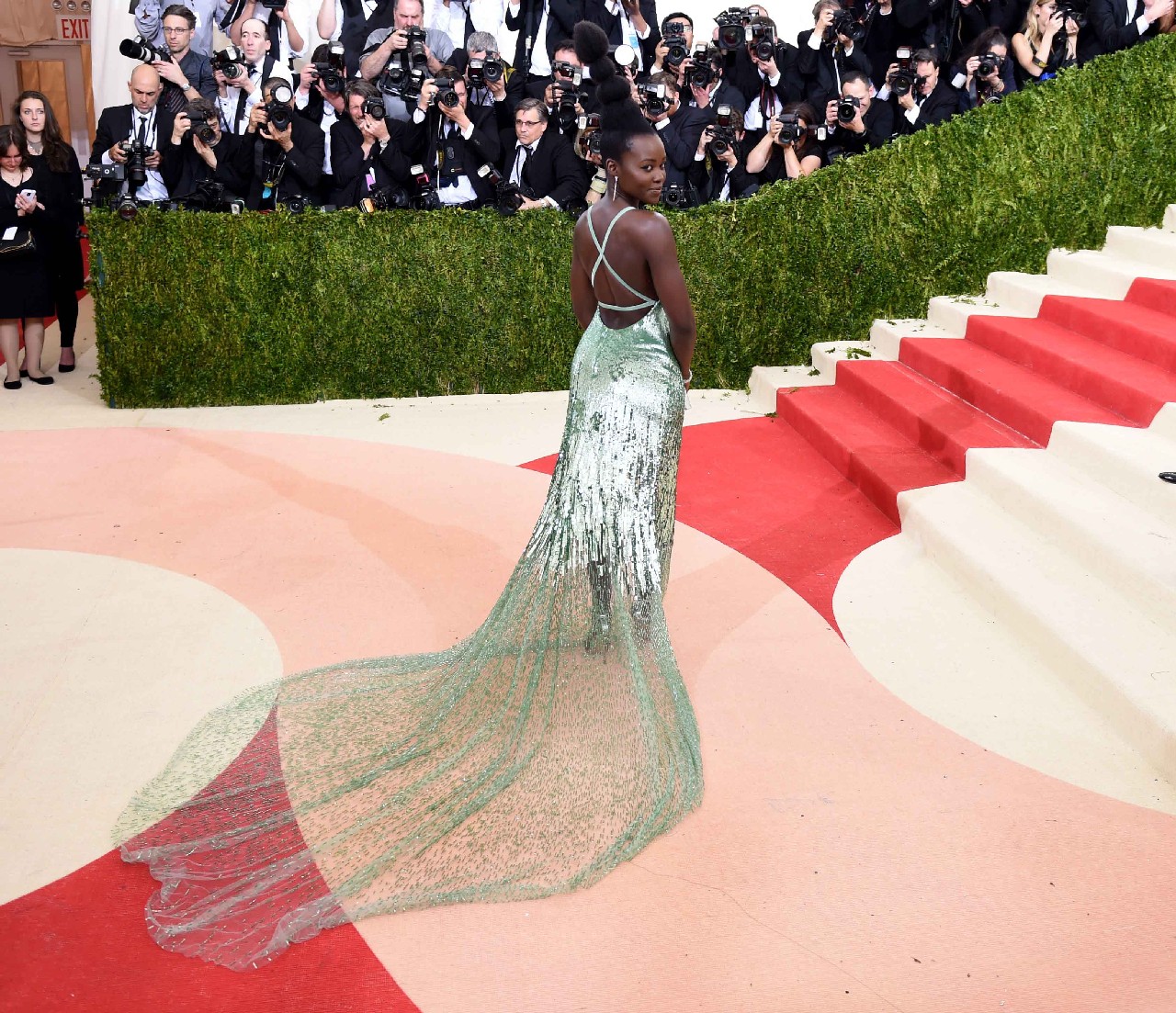 Celebrity Style 2016: Lupita Nyong’o, Emma Watson e Michael B. Jordan vestono Calvin Klein al Met Gala 2016