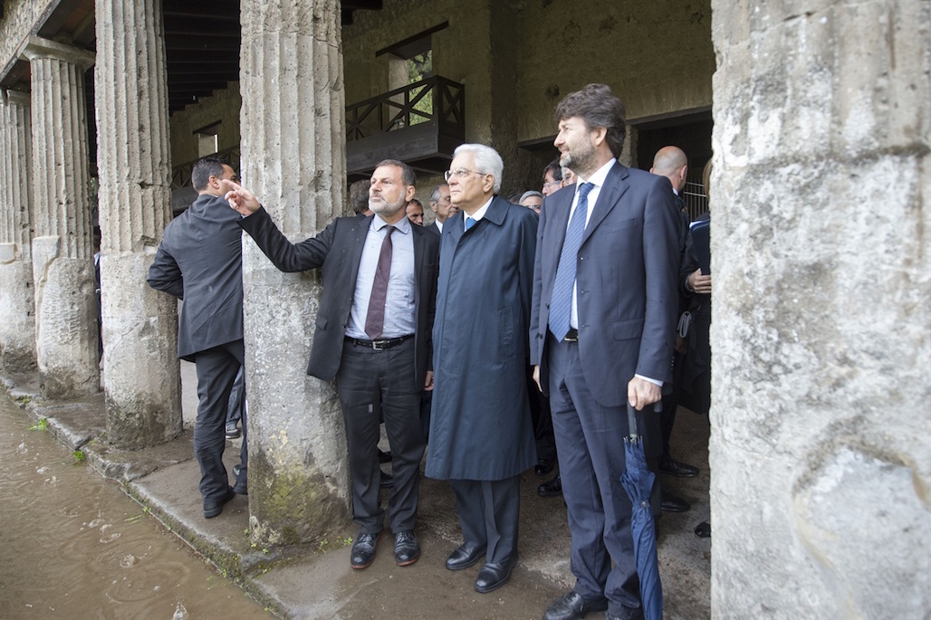 Sergio Mattarella all’inaugurazione della mostra Mitoraj a Pompei: “La cultura produce benessere” | Video