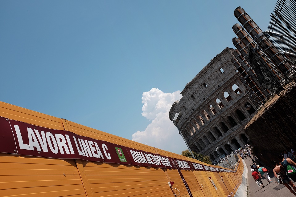 Roma, rinvenuti affreschi durante gli scavi della Metro C