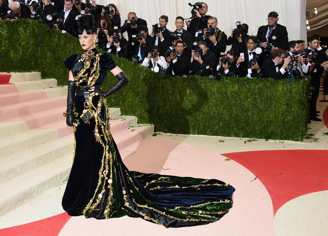 Met Gala 2016 red carpet: tutti i look delle celebrity, da Taylor Swift a Madonna, Lady Gaga, Beyonce e Katy Perry