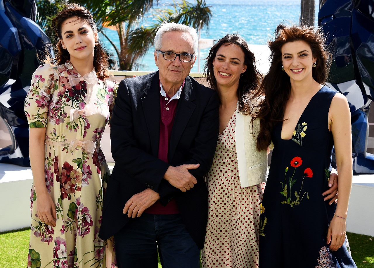Festival Cannes 2016: il photocall del film “Fai bei Sogni” con Miriam Leone e Valerio Mastandrea