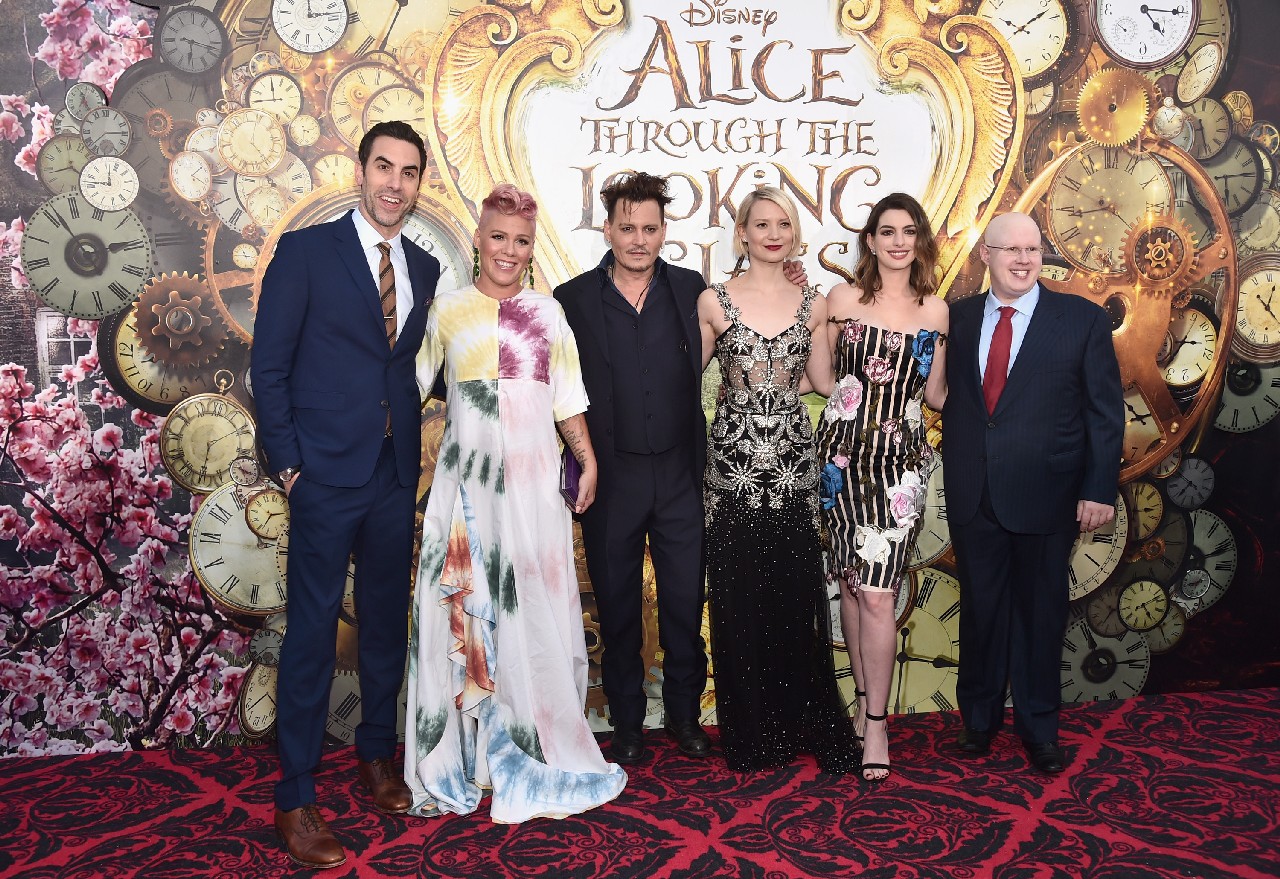 Alice Attraverso lo Specchio red carpet: la premiere a Los Angeles e Londra con Mia Wasikowska, Johnny Depp e Anne Hathaway