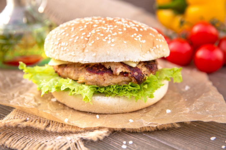 Ricette light, il video per preparare hamburger leggeri