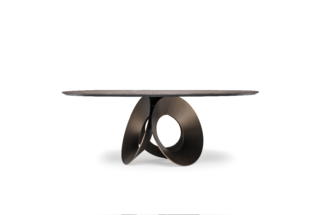 Il tavolo di design Oracle di Gino Carollo per Arketipo Firenze