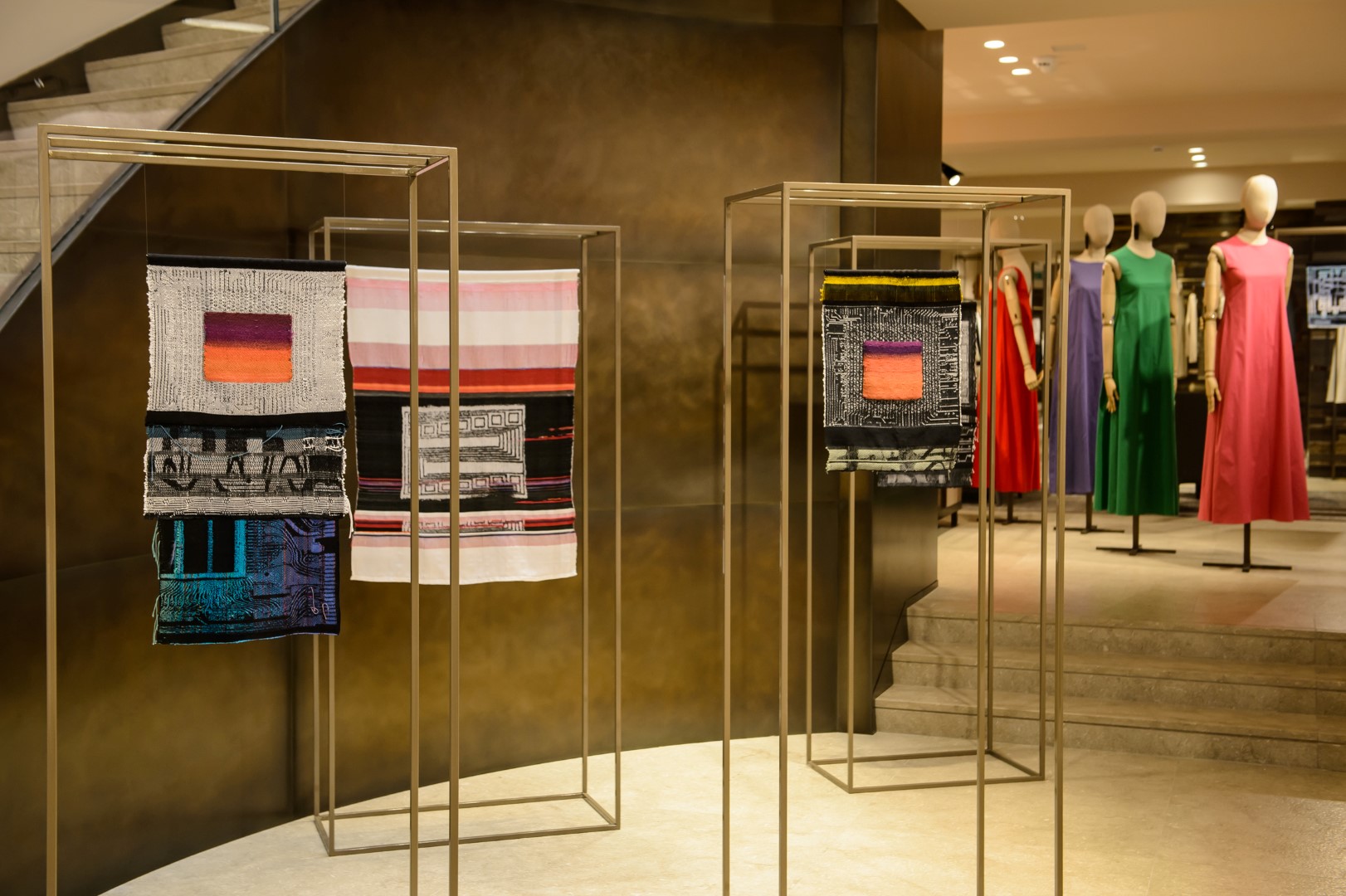 Max Mara Bruxelles: la mostra &#8220;Stitch &amp; Pixel&#8221; di Robin Kang per la riapertura dello store