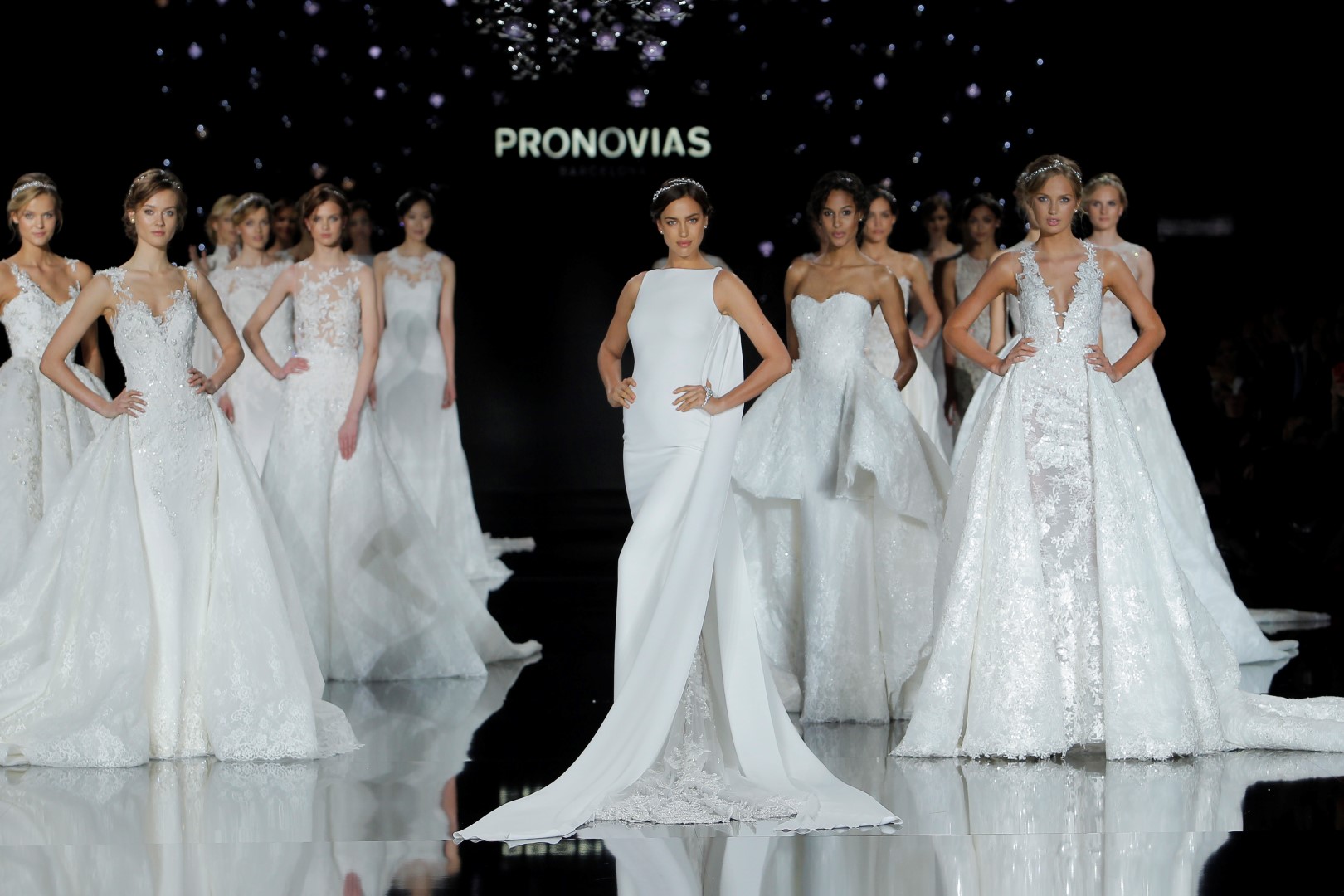 Abiti da sposa 2017: la collezione Atelier Pronovias, la sfilata