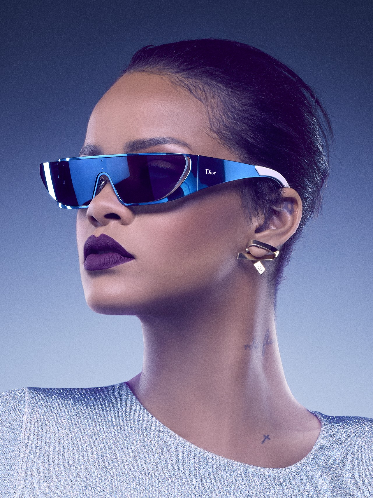 Dior Rihanna: i nuovi futuristici occhiali da sole, le foto