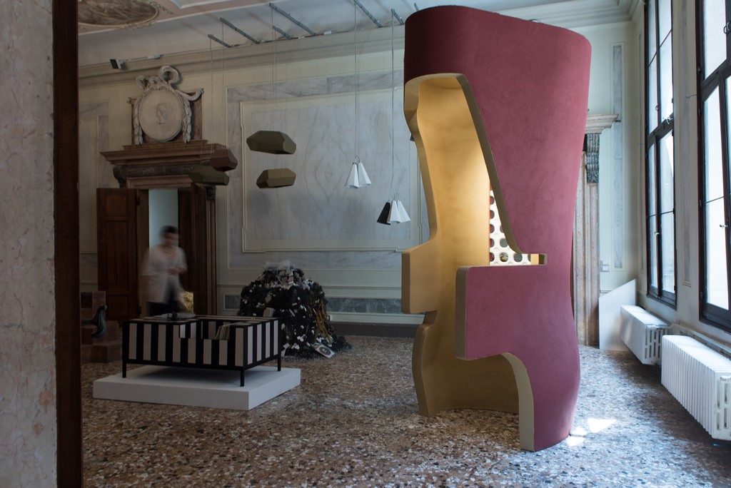 Biennale architettura 2016: l&#8217;installazione di Tubes alla mostra Venice Design 2016, le foto