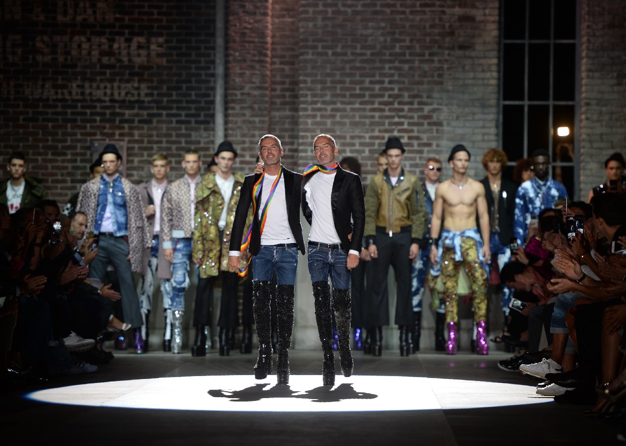 Dsquared2 collezione uomo primavera estate 2017: il glam rock anticonformista, la sfilata a Milano Moda Uomo