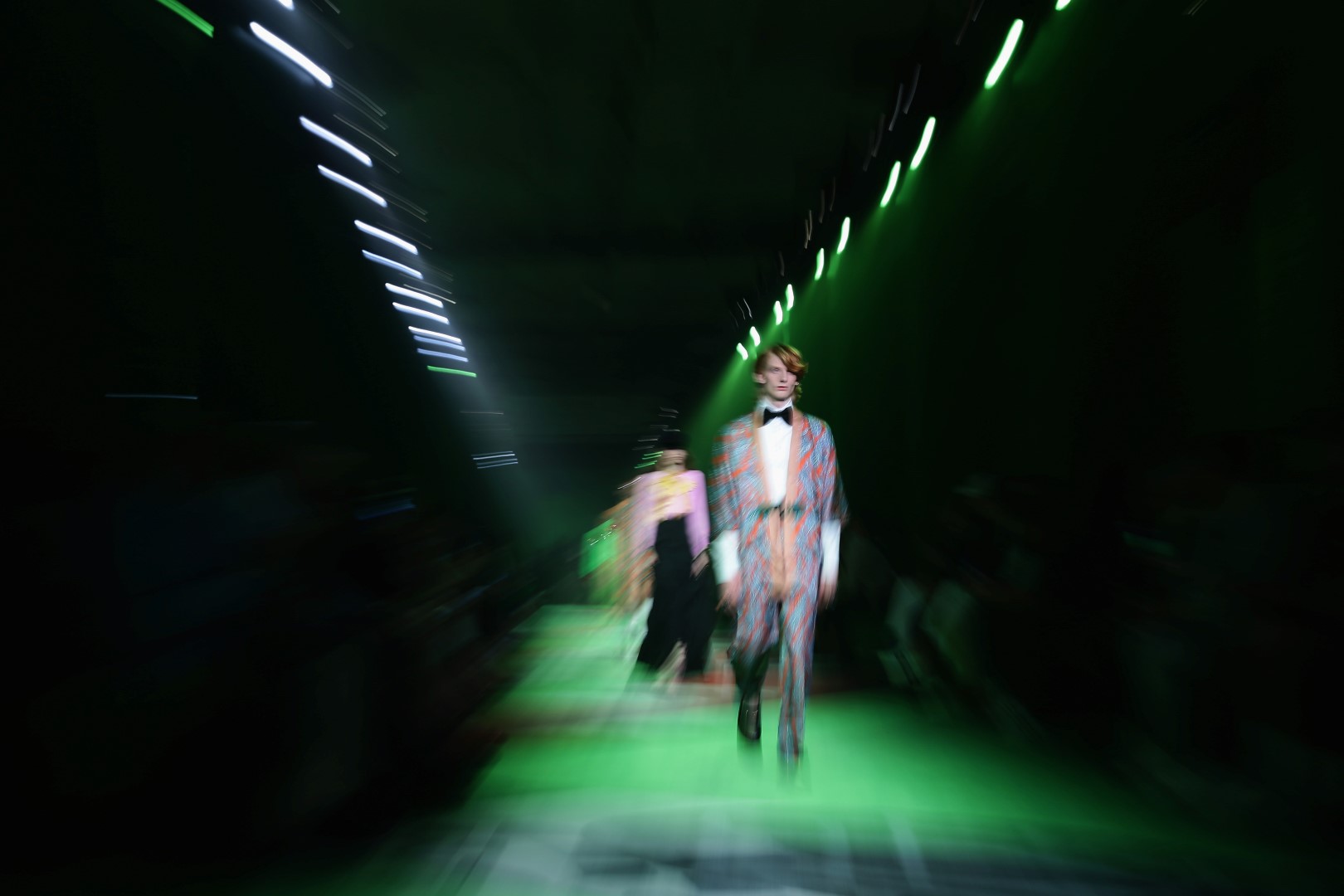 Gucci collezione uomo primavera estate 2017, la sfilata a Milano Moda Uomo