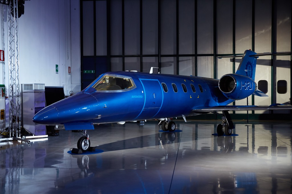 Garage Italia Customs di Lapo Elkann firma jet di lusso Learjet 31