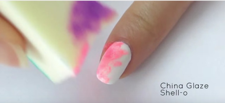 Tendenza unghie estate 2016: la watercolor manicure