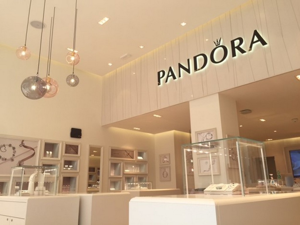 Pandora Milano: aperto il nuovo negozio in via Torino